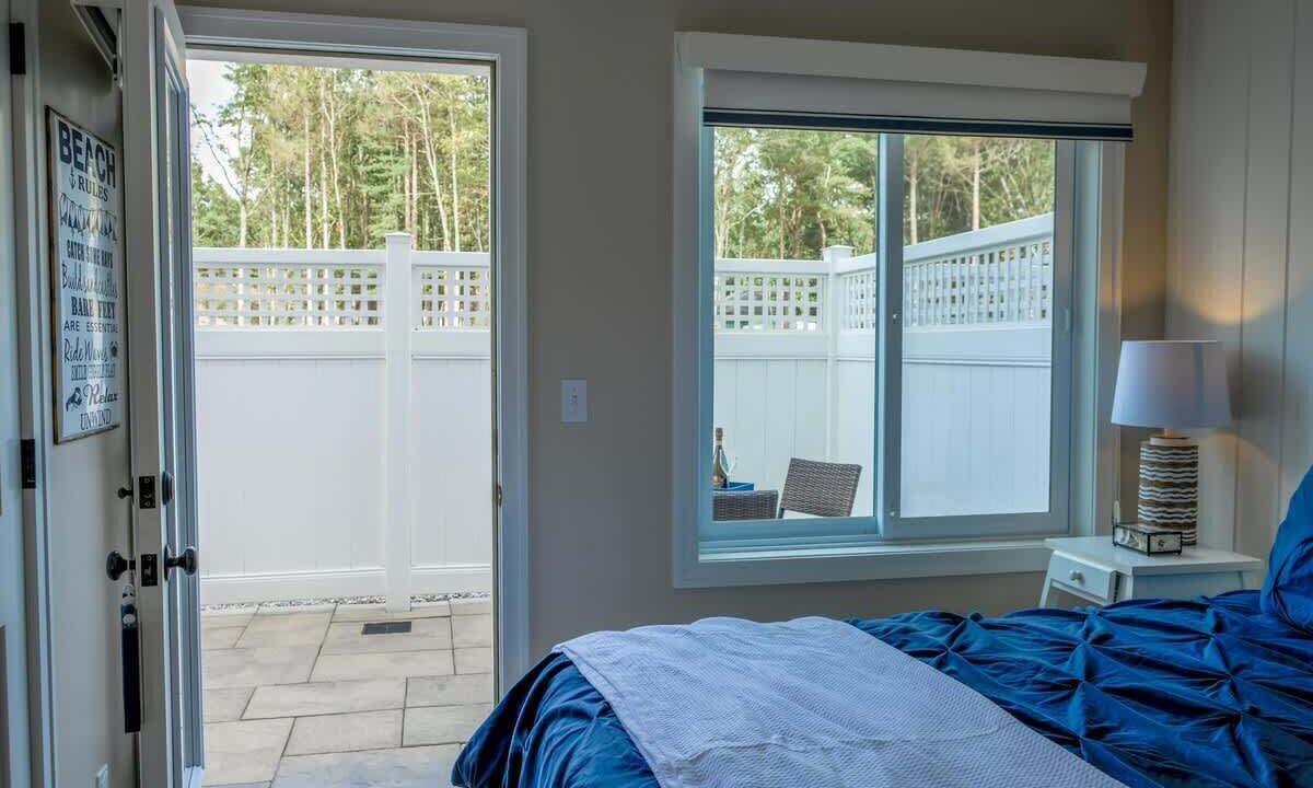 Holland Condo | The Chesapeake: 3BR Boutique Suite Sleeps 10 | Pool, Hot Tub, Free Golf, Lake Mac Views