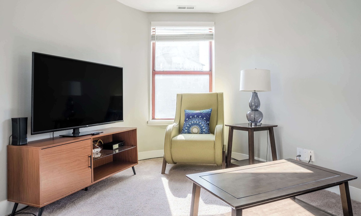 Chatham-Arch Apartment | Walk to Nightlife & Attractions