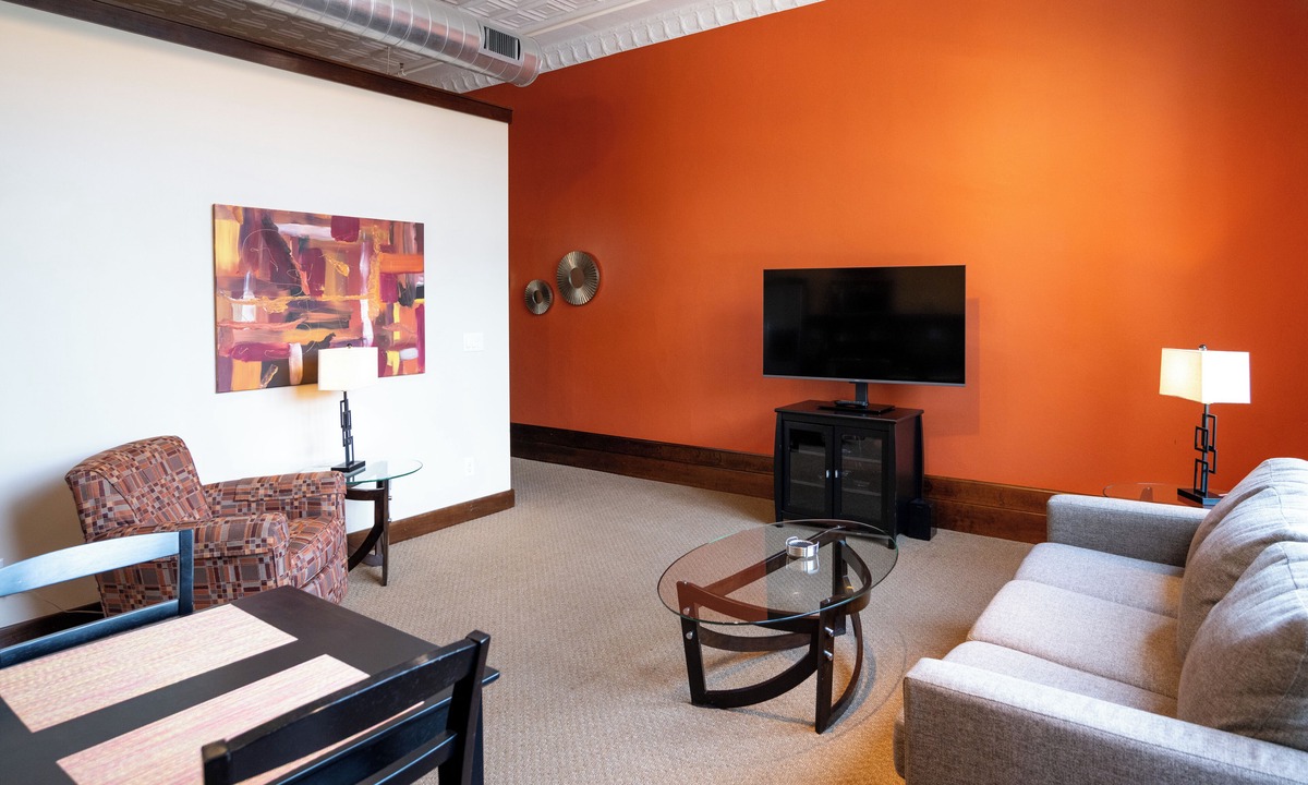 Holland Condo | Modern Condo in Downtown Holland: The Macatawa