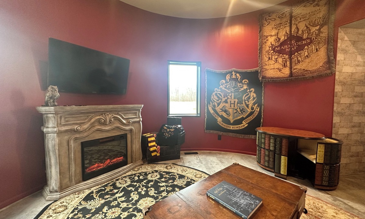Westfield Other | Hogwarts Themed Castle! 10 Acres - An Amazing Experience!