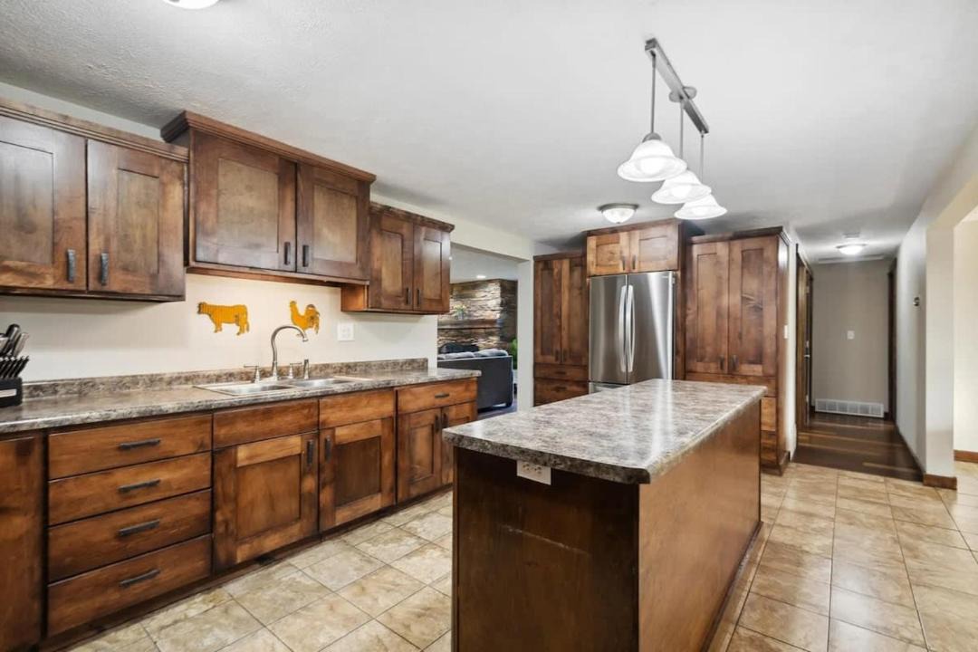 Sawyer House | Sawyer Farmhouse -Spacious Retreat with 5 Bedrooms