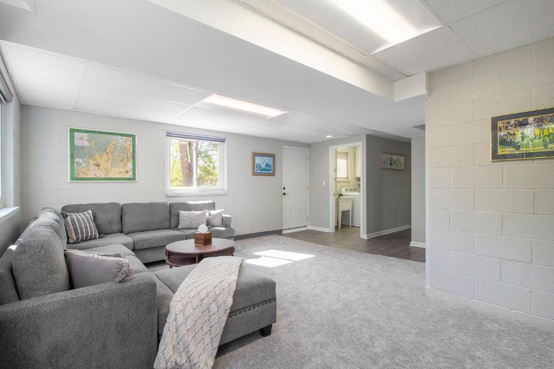 Burns Park House | Heart of Ann Arbor Stay