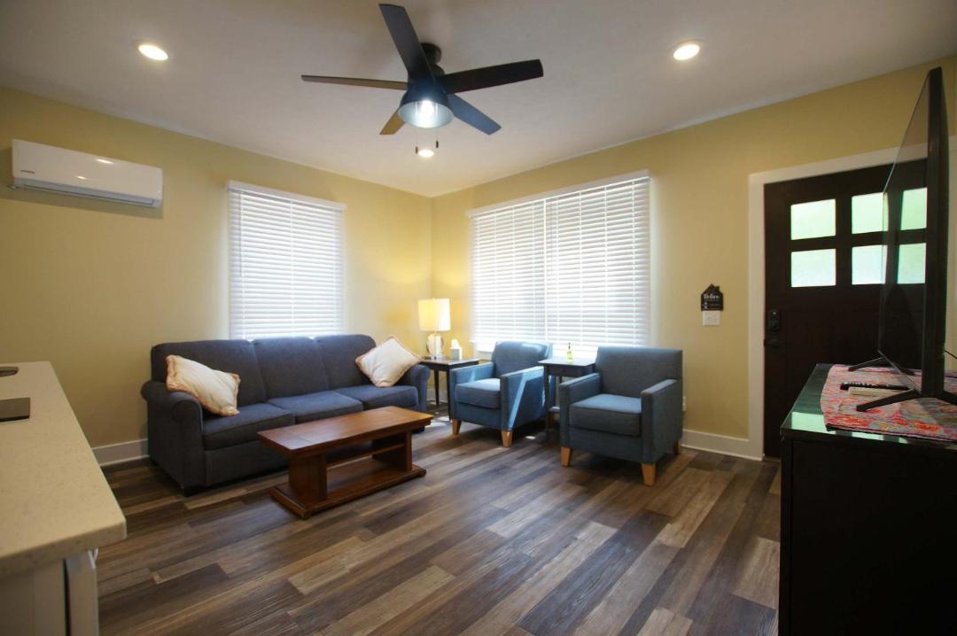 Grand Haven Apartment | Grand Harbor Apartments 209 Clinton Unit 1