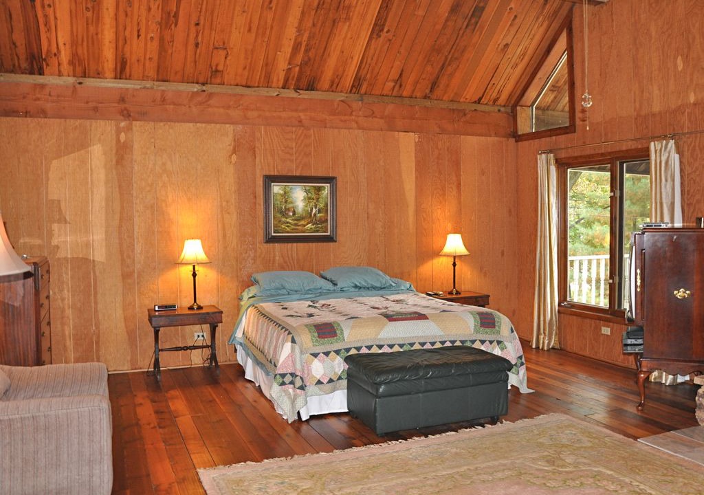 Photo of Bedroom in Sister Lakes