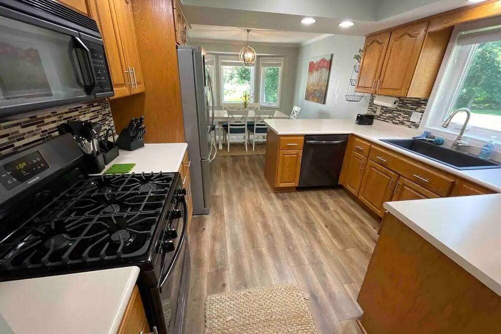 Photo of Kitchen in Leo-Cedarville
