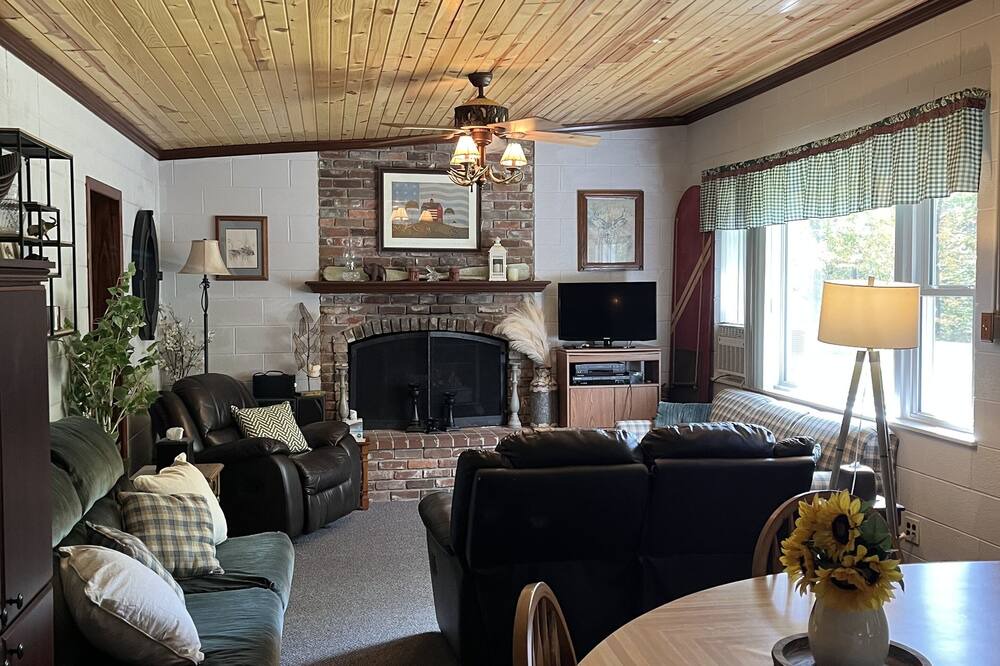 Photo of Livingroom in Bellmore