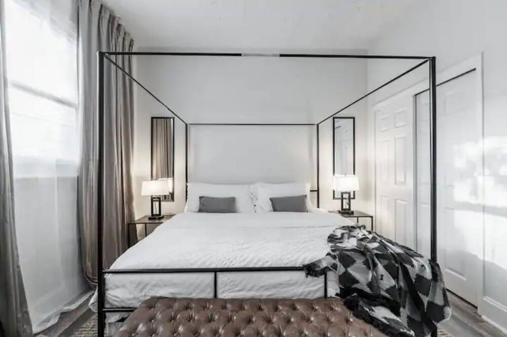 Photo of Bedroom in Fountain Square