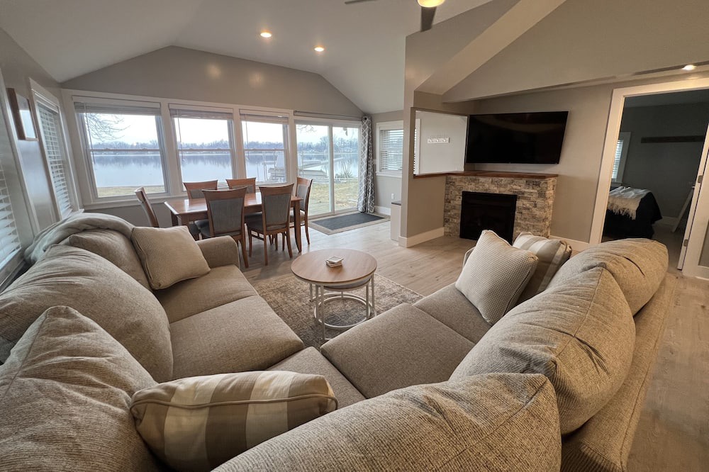 Photo of Livingroom in Lake Odessa