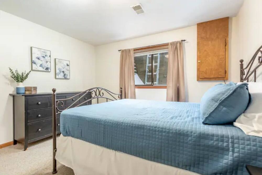 Photo of Bedroom in Byron Center