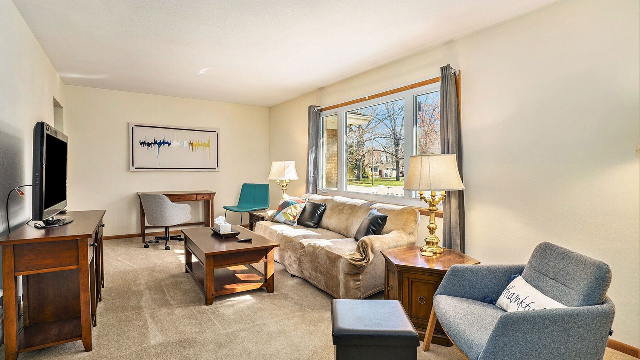 Photo of Livingroom in Norton Shores