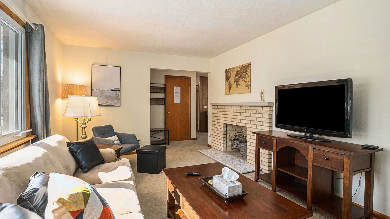 Photo of Livingroom in Norton Shores