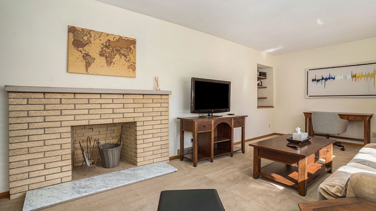 Photo of Livingroom in Norton Shores