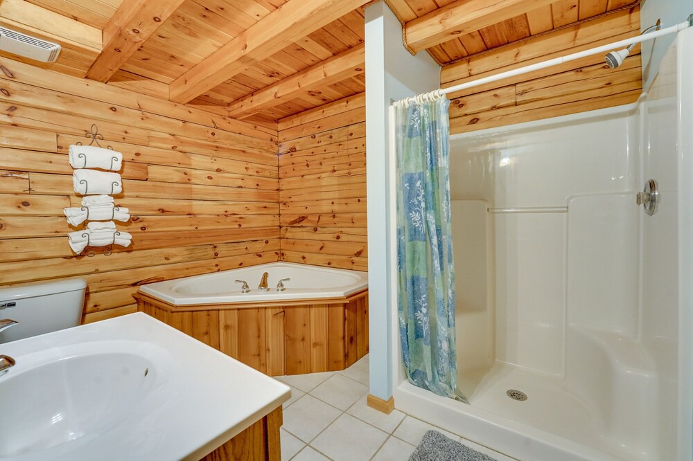 Photo of Bathroom in White Cloud