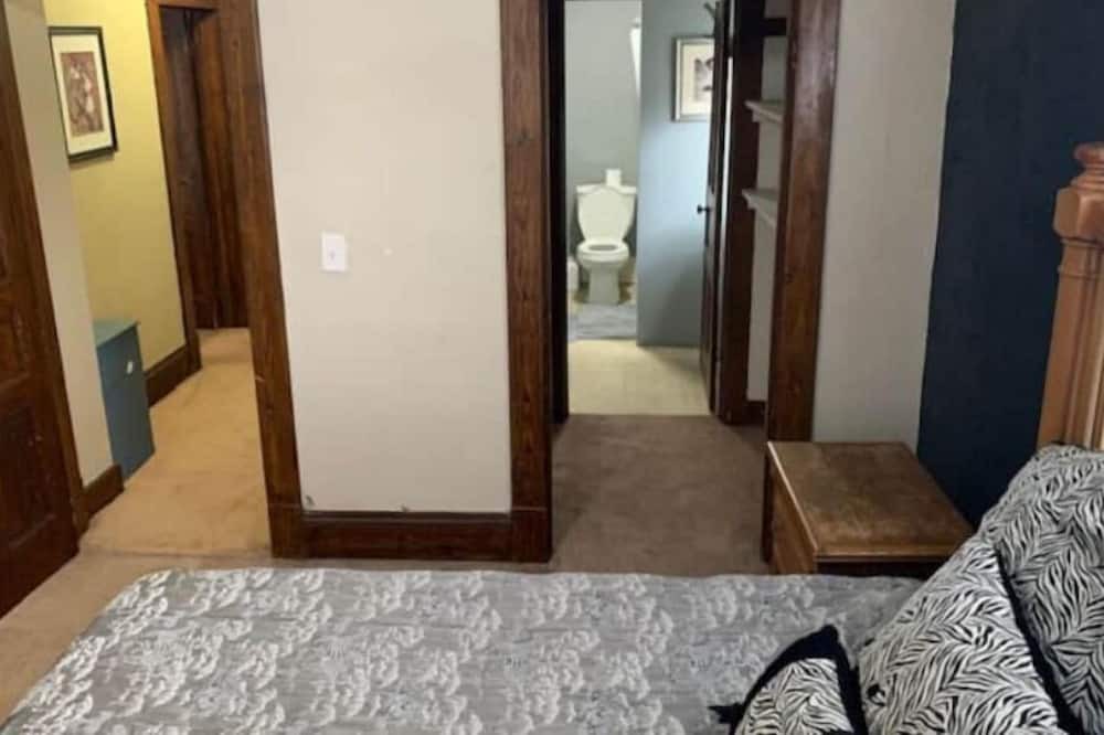 Photo of Bedroom in Midtown