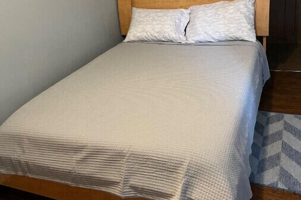 Photo of Bedroom in Whiting