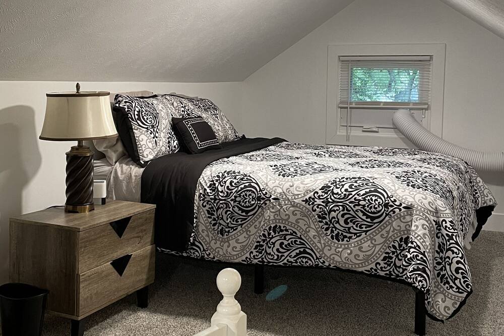 Photo of Bedroom in Spring Lake
