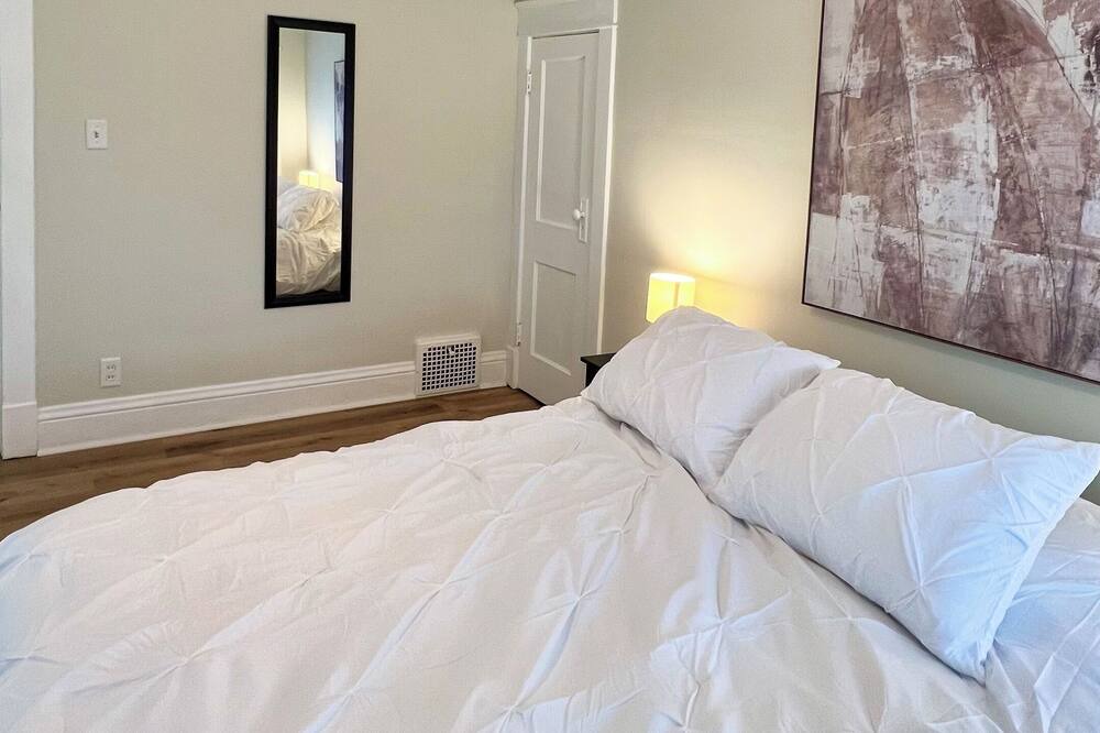 Photo of Bedroom in Mishawaka