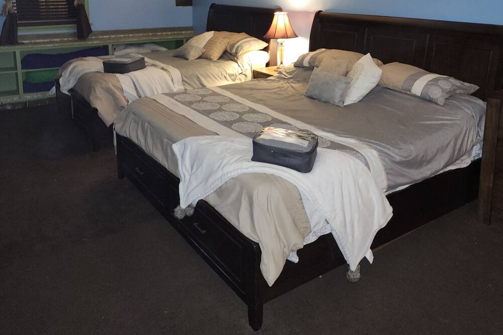 Photo of Bedroom in Niles