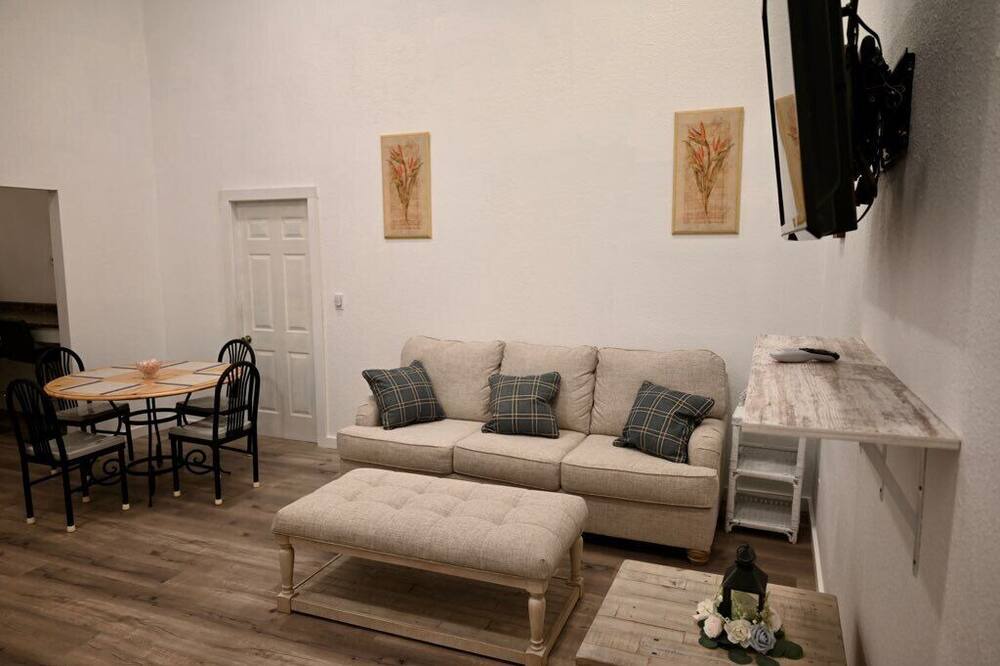 Photo of Livingroom in Buchanan