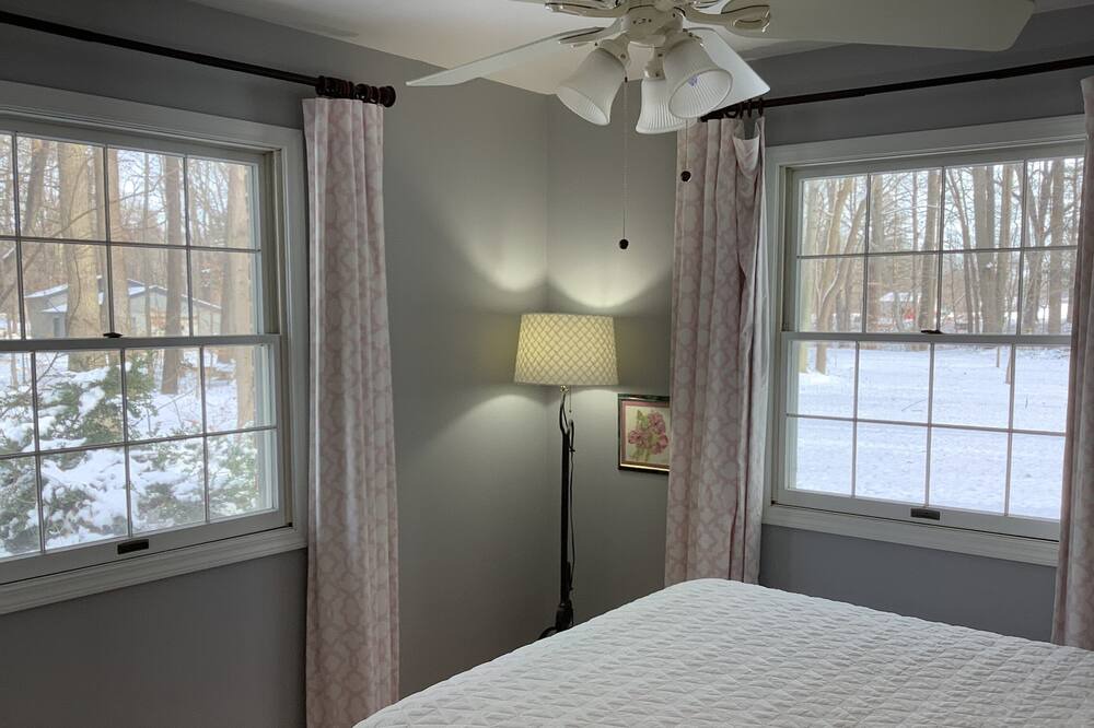 Photo of Bedroom in Three Oaks