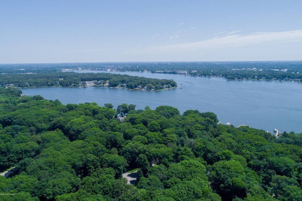 Photo of Outdoor in Waukazoo Woods