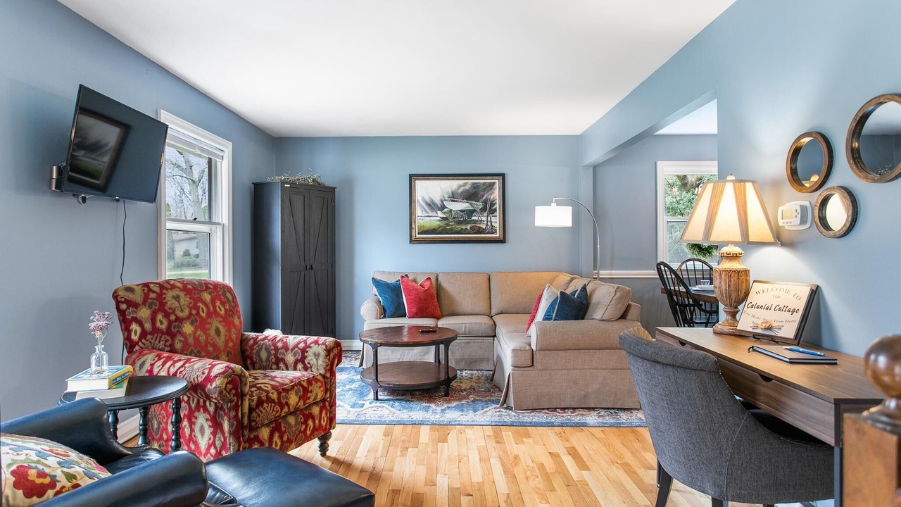 Photo of Livingroom in Waukazoo Woods