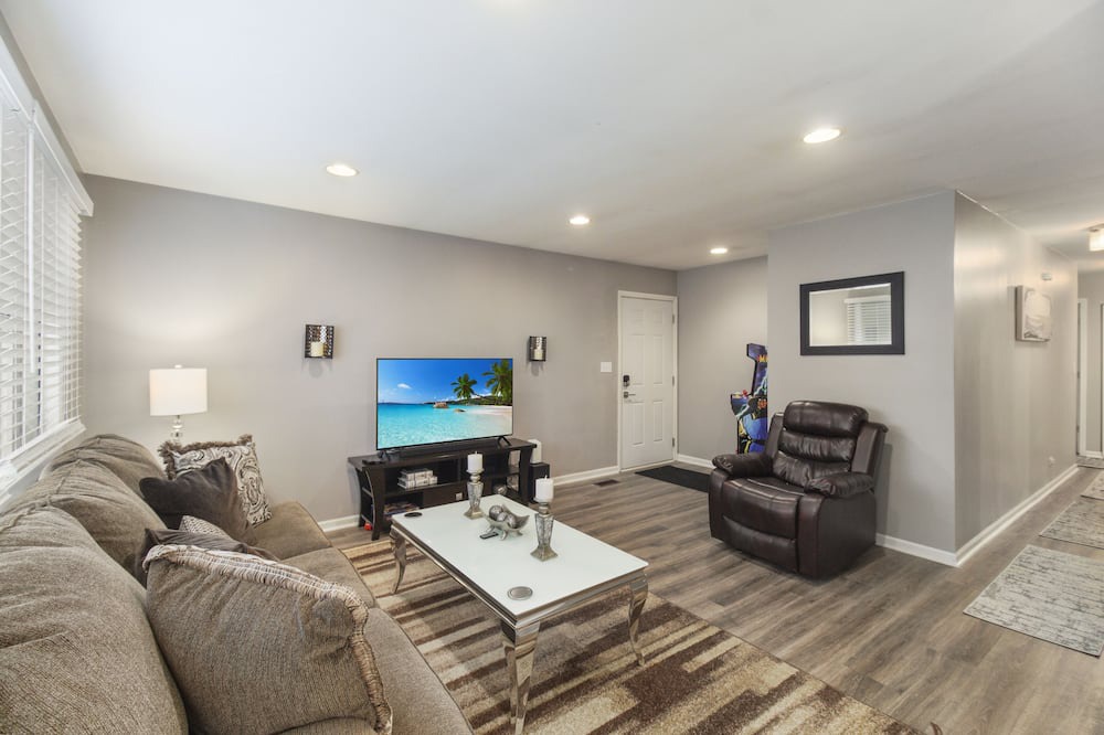 Photo of Livingroom in Bolingbrook