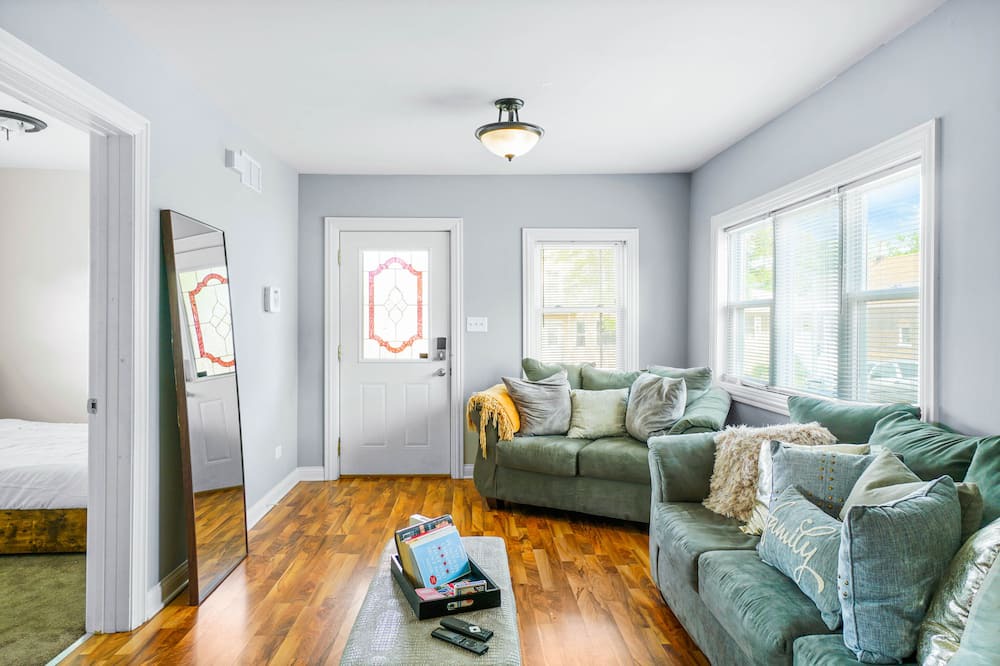 Photo of Livingroom in Blue Island