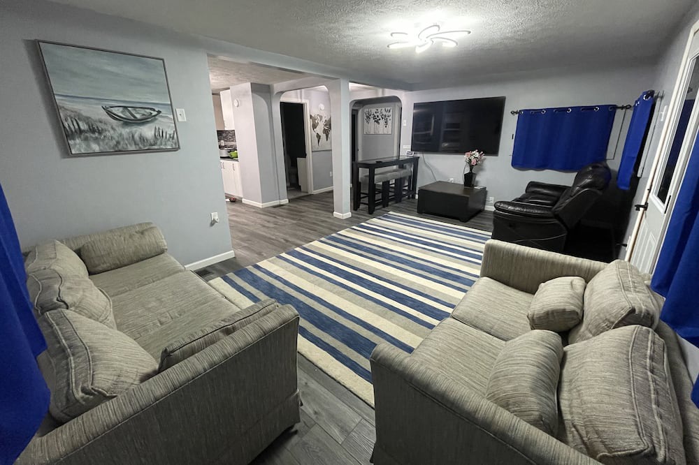 Photo of Livingroom in Hamilton