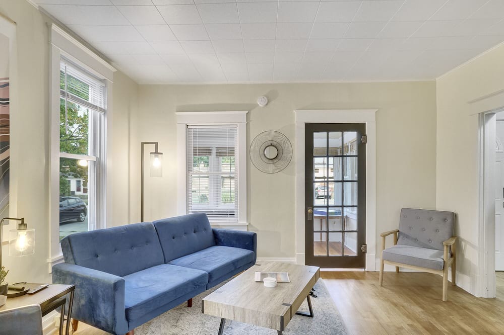 Photo of Livingroom in Beachwood-Bluffton