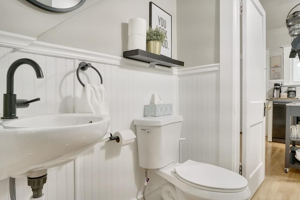 Photo of Bathroom in Beachwood-Bluffton
