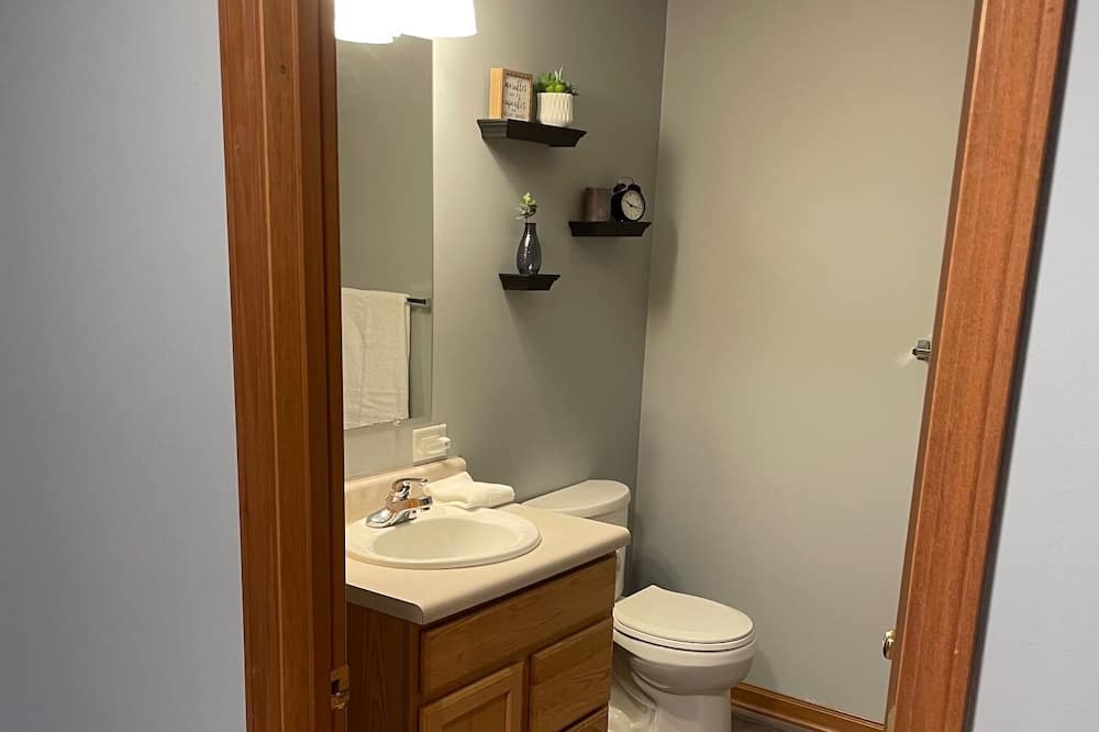 Photo of Bathroom in Niles