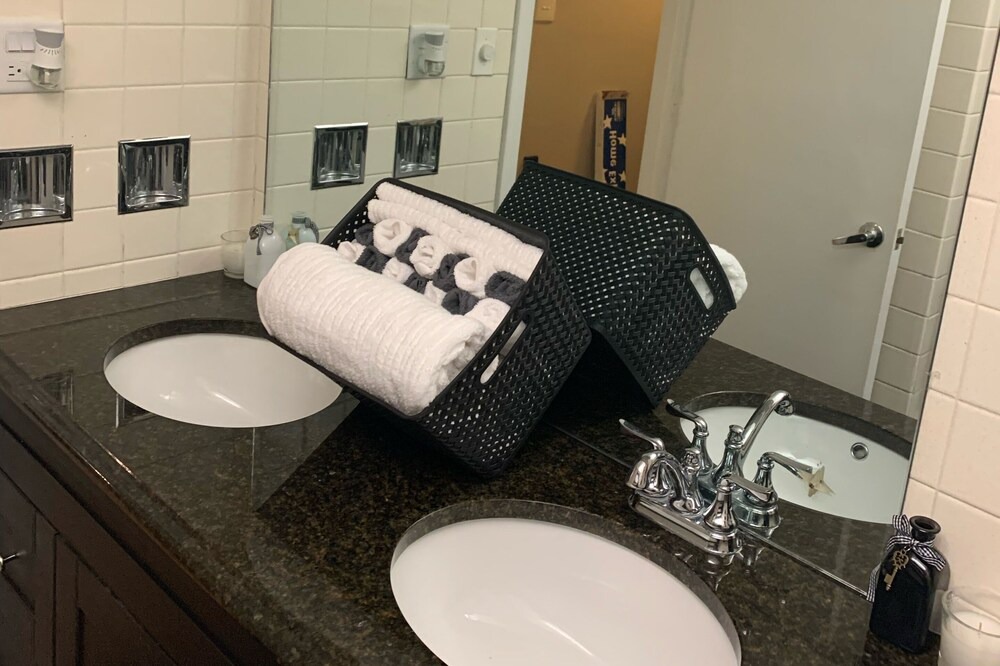 Photo of Bathroom in Garfield Ridge