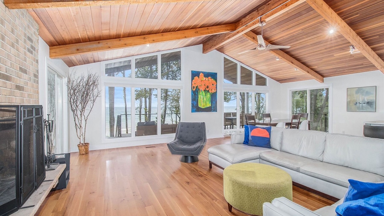 Photo of Livingroom in Lake Michigan Beach