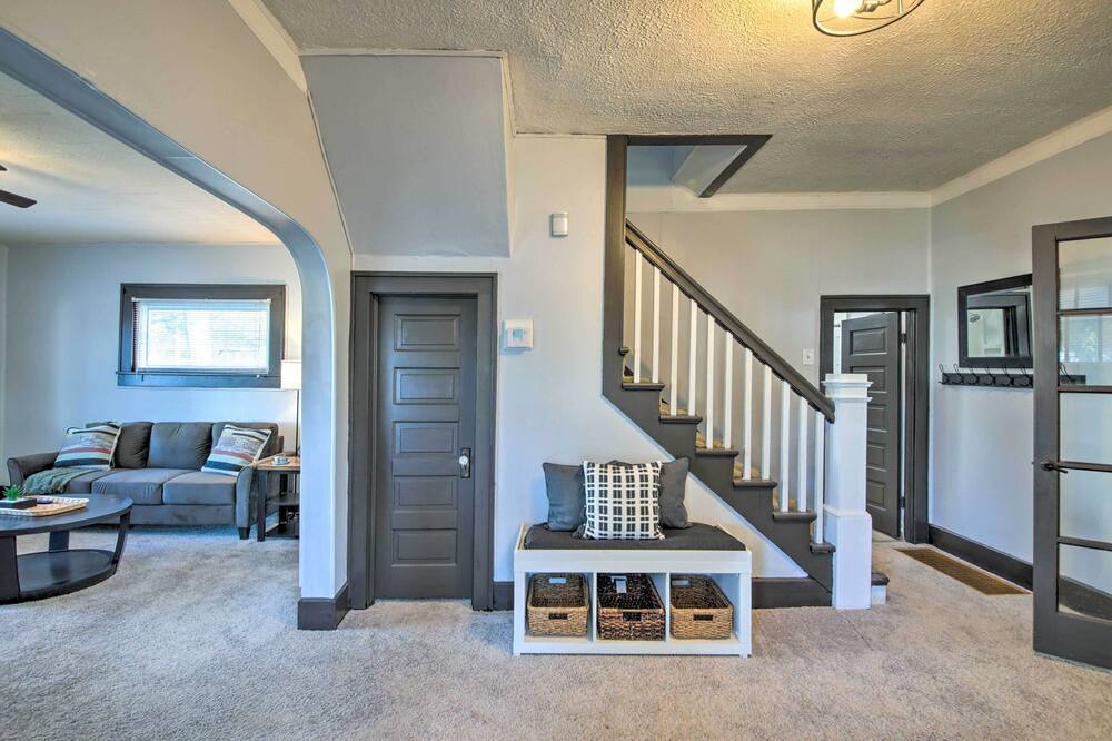 Photo of Livingroom in Anderson