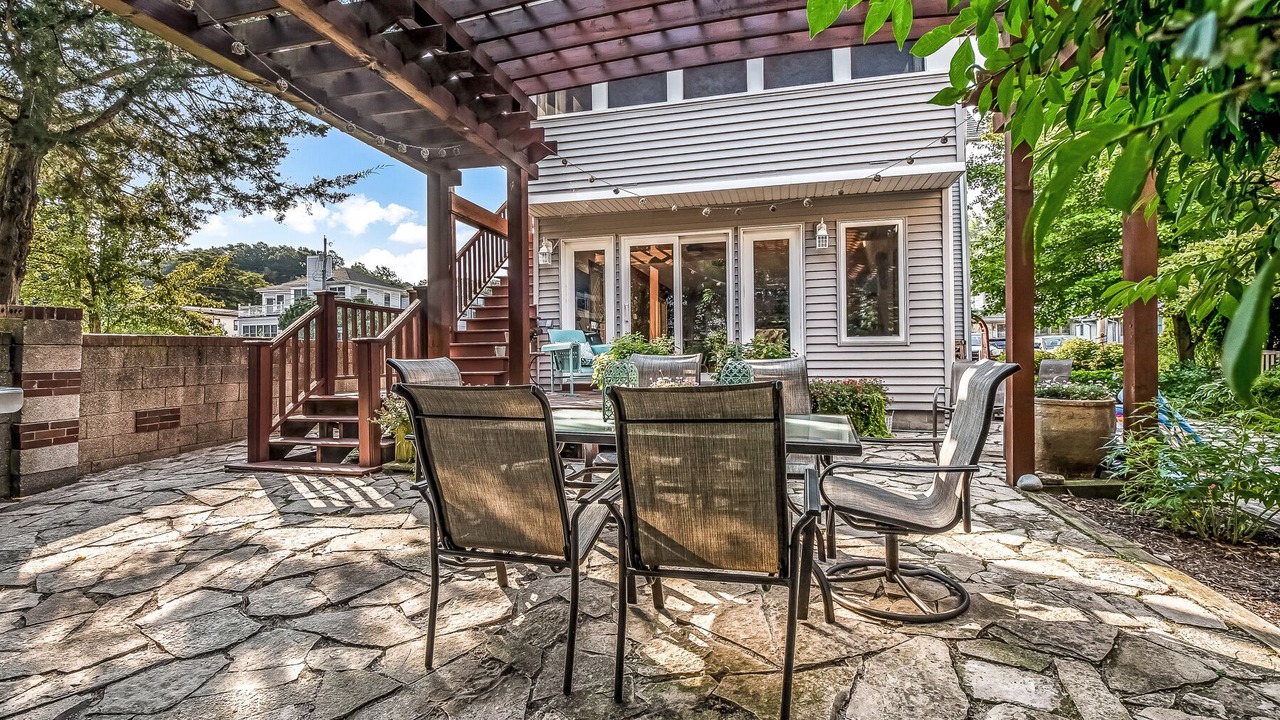 Photo of Patio Balcony in Michigan City