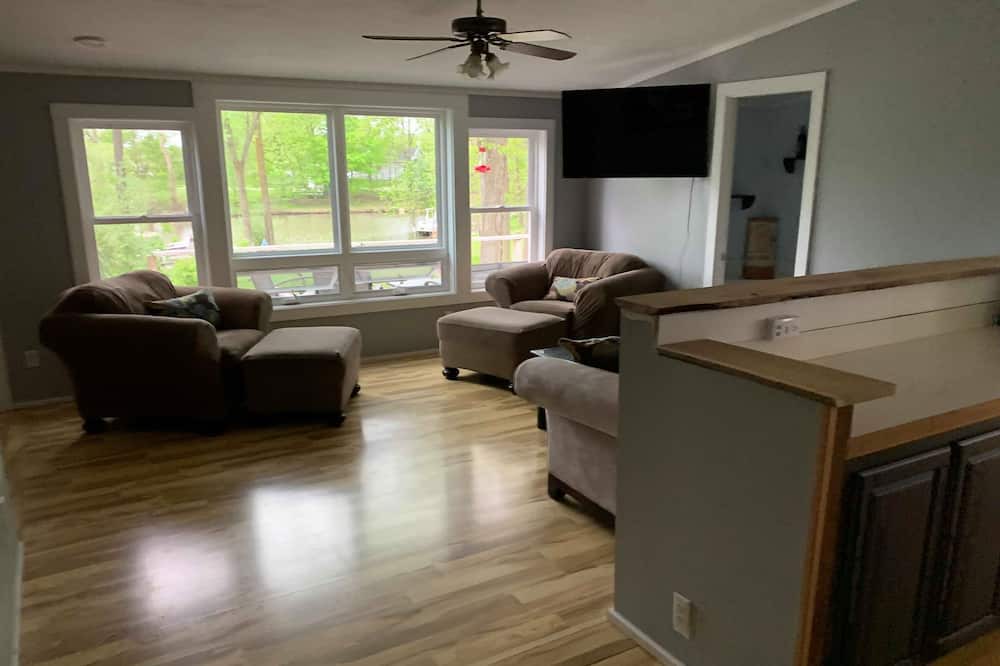 Photo of Bedroom in Frontier