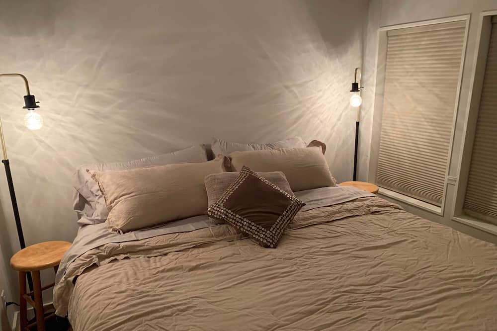 Photo of Bedroom in Frontier