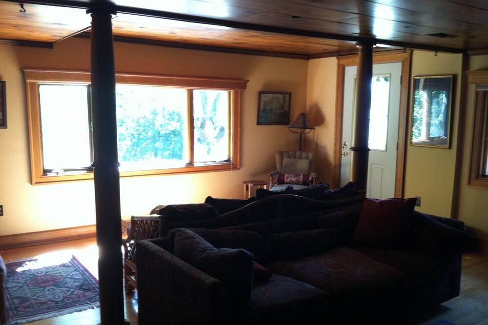 Photo of Bedroom in Ottawa Beach