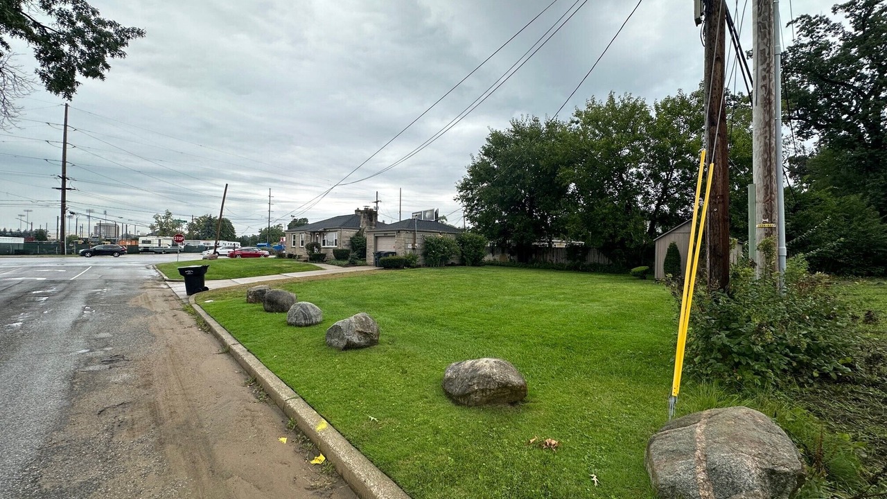 Photo of Outdoor in Wooded Estates