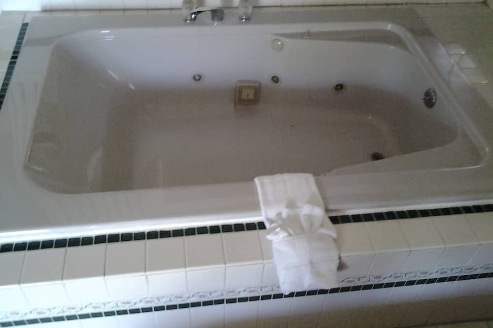 Photo of Bathroom in Norton Shores