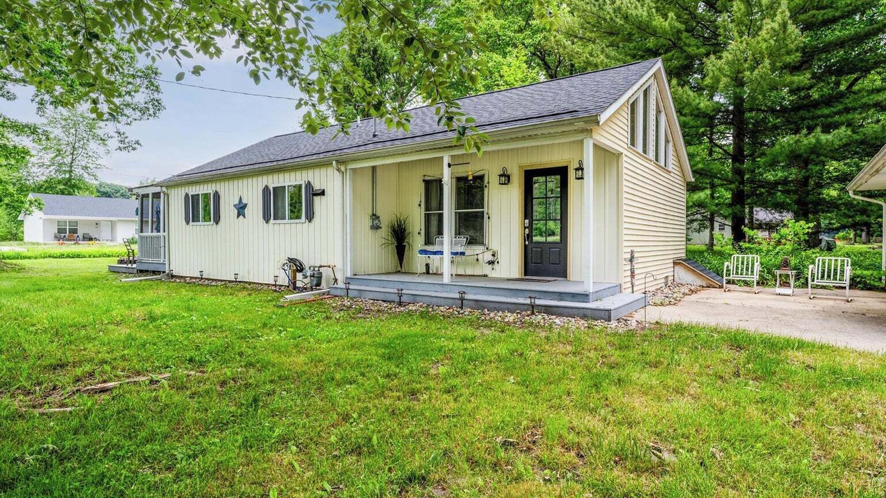 Photo of Outdoor in Paw Paw Lake