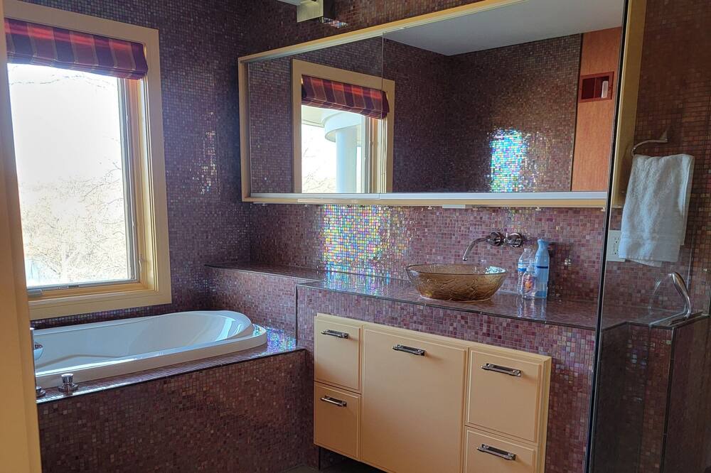 Photo of Bathroom in Allegan
