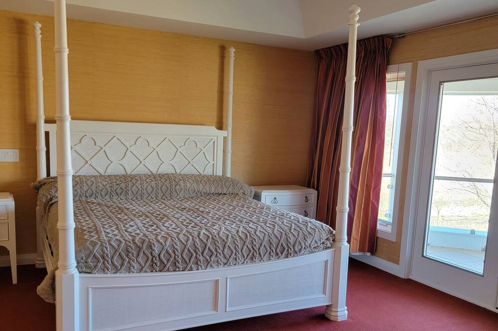 Photo of Bedroom in Allegan