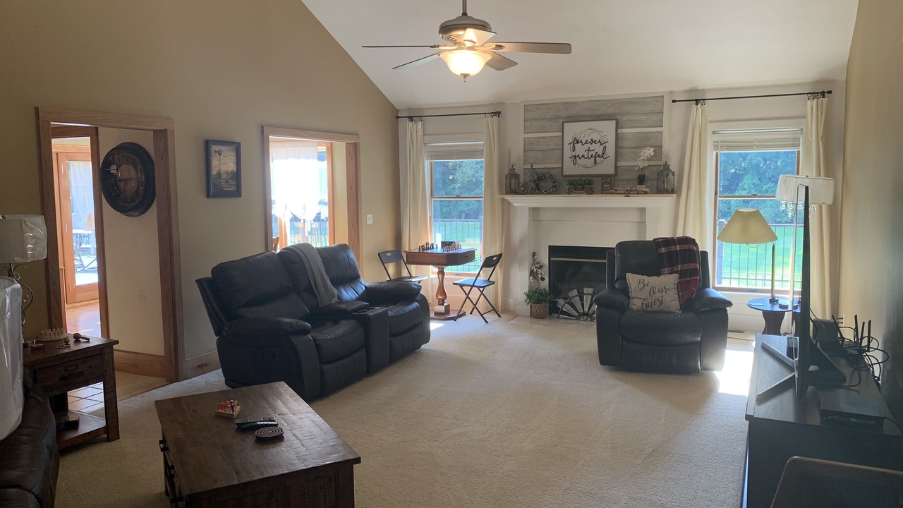 Photo of Livingroom in Edwardsburg