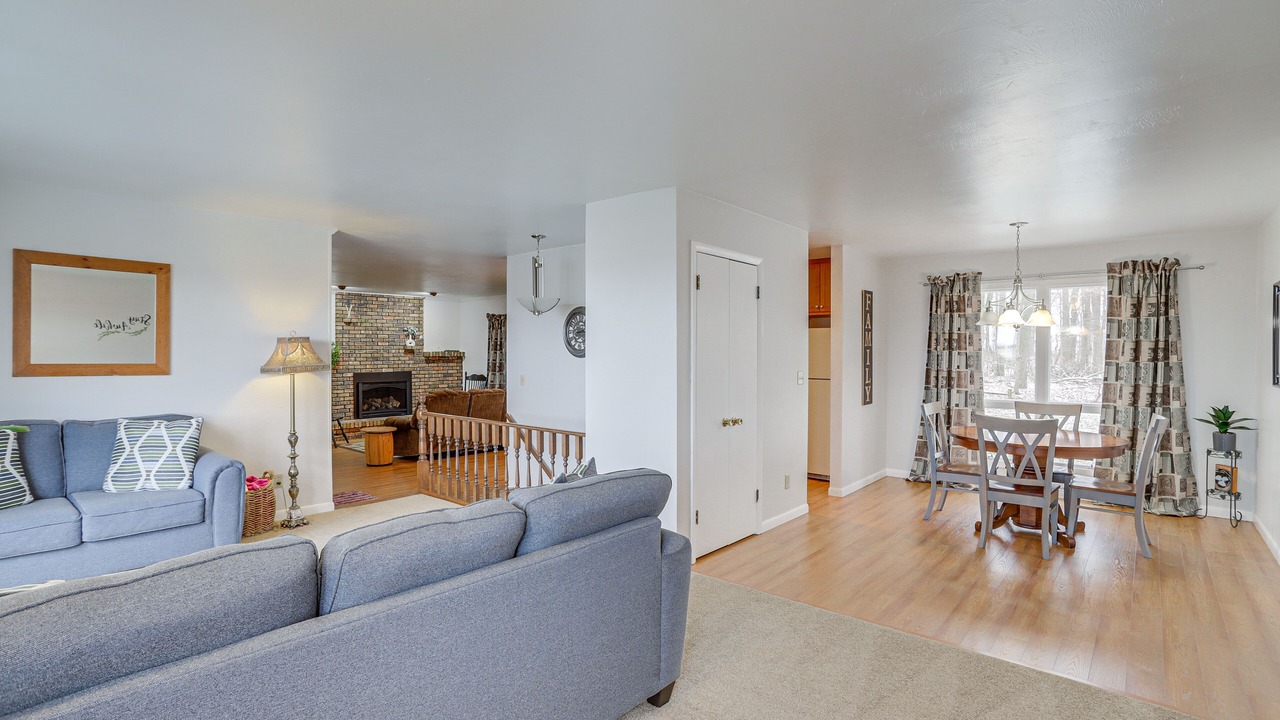 Photo of Livingroom in Nappanee