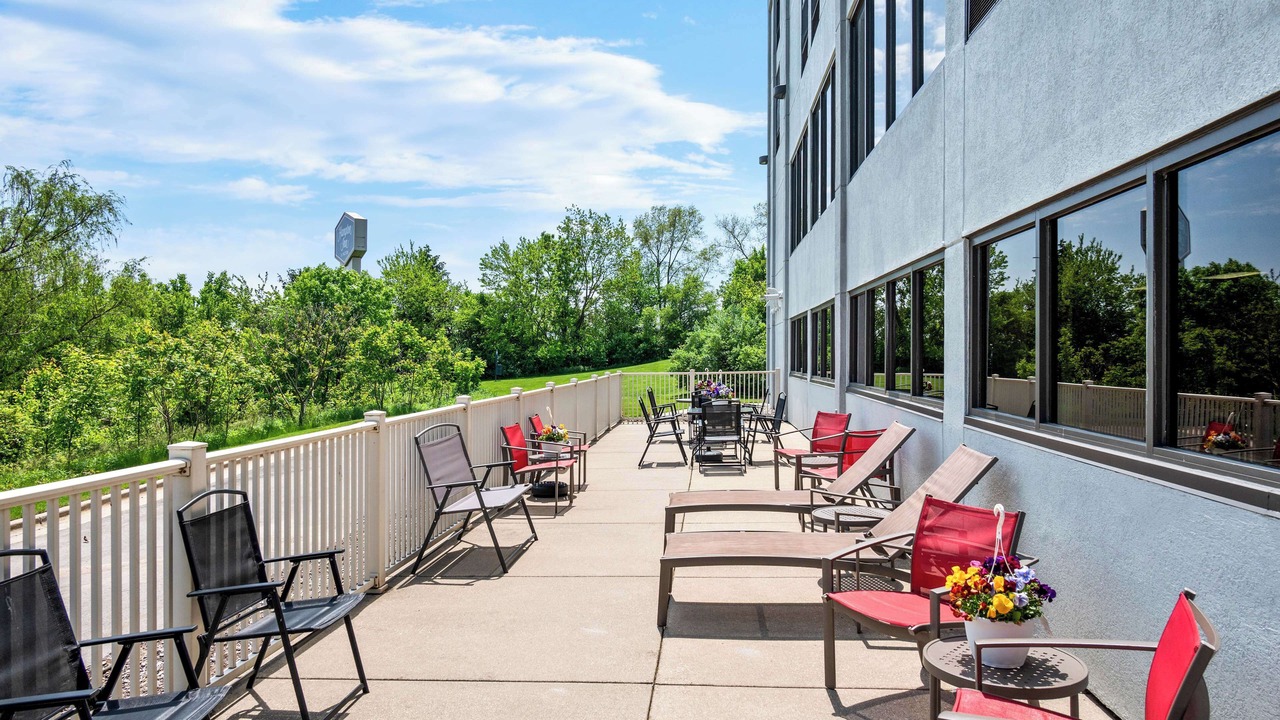 Photo of Patio Balcony in Alpine Center