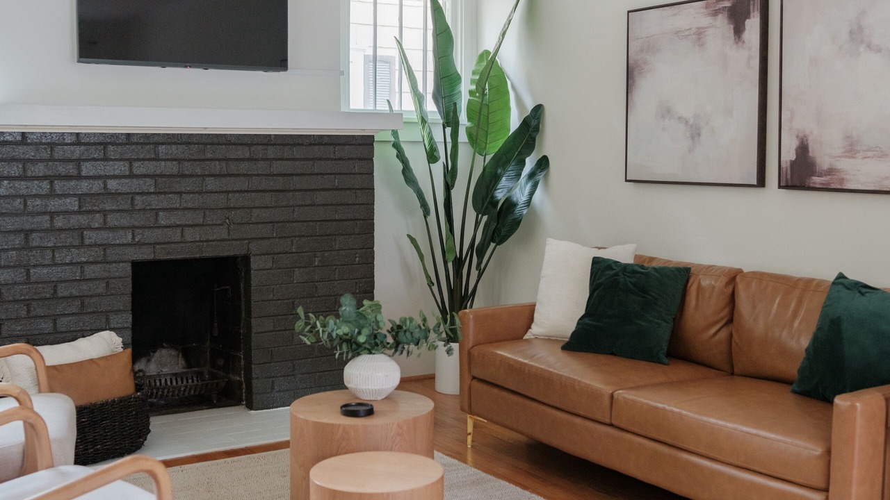 Photo of Livingroom in Champaign