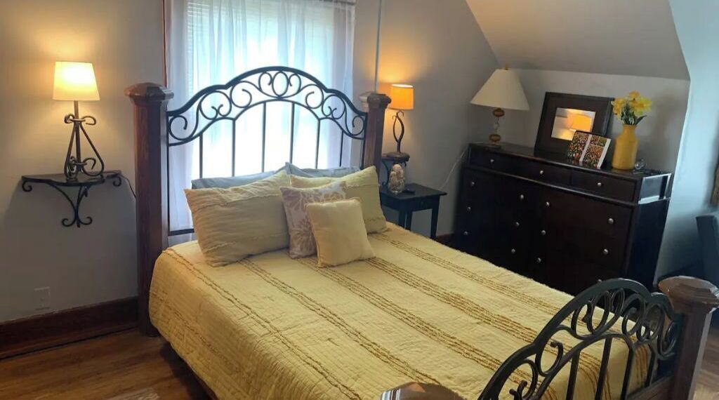 Photo of Bedroom in Bowling Green