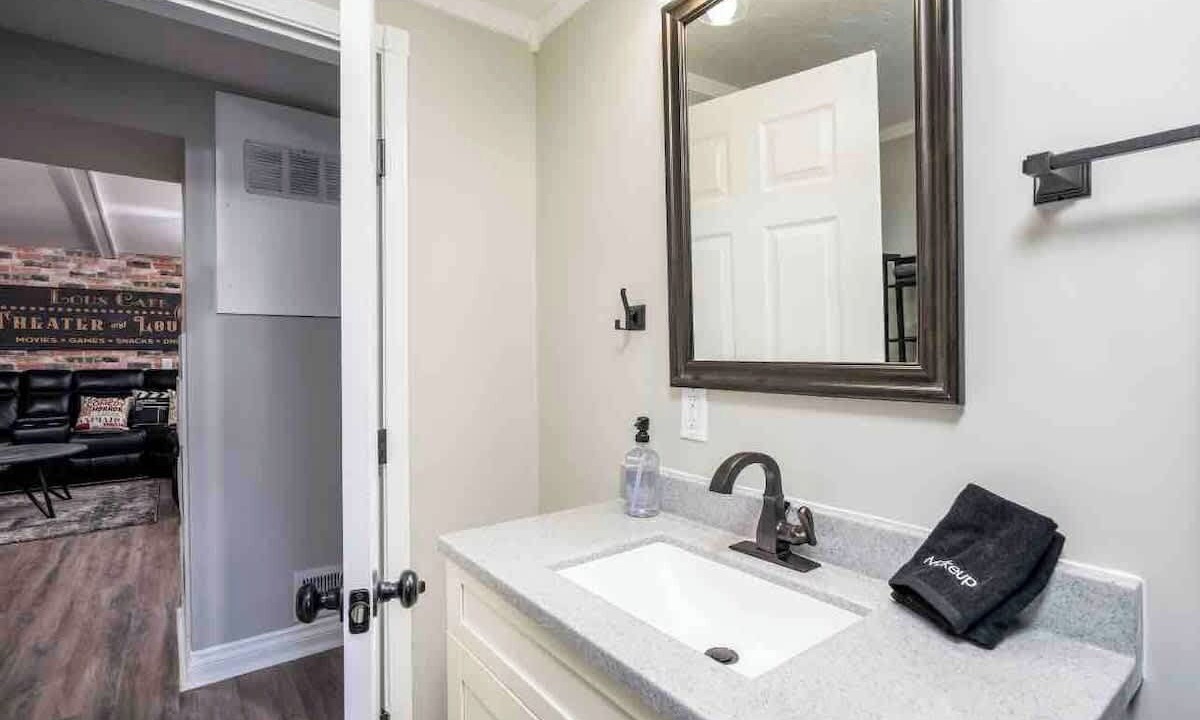 Photo of Bathroom in Lansing